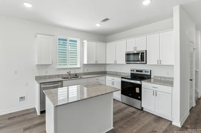 $249,790 | 304 Lazyglade Lane, Seguin, TX 78155