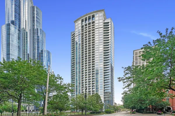 $560,000 | 1235 South Prairie Avenue, Unit 603, Chicago, IL 60605