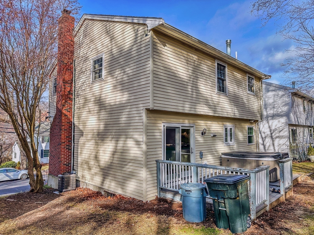 162 Hackensack Road Chestnut Hill, MA 02467 - Photo 3 of 35