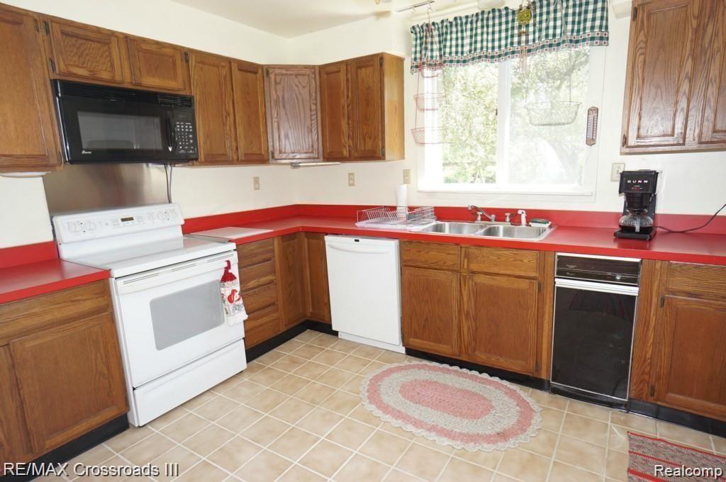 6315 Denton Road Belleville, MI 48111 - Photo 3 of 7
