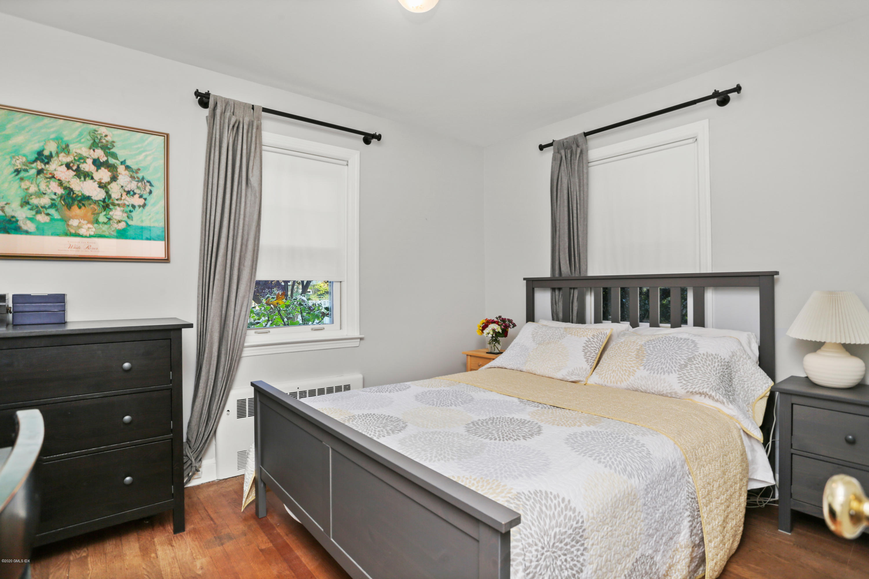 124 Shore Road Old Greenwich, CT 06870 - Photo 13 of 21 124 Shore Rd Old Greenwich CT-print-030-