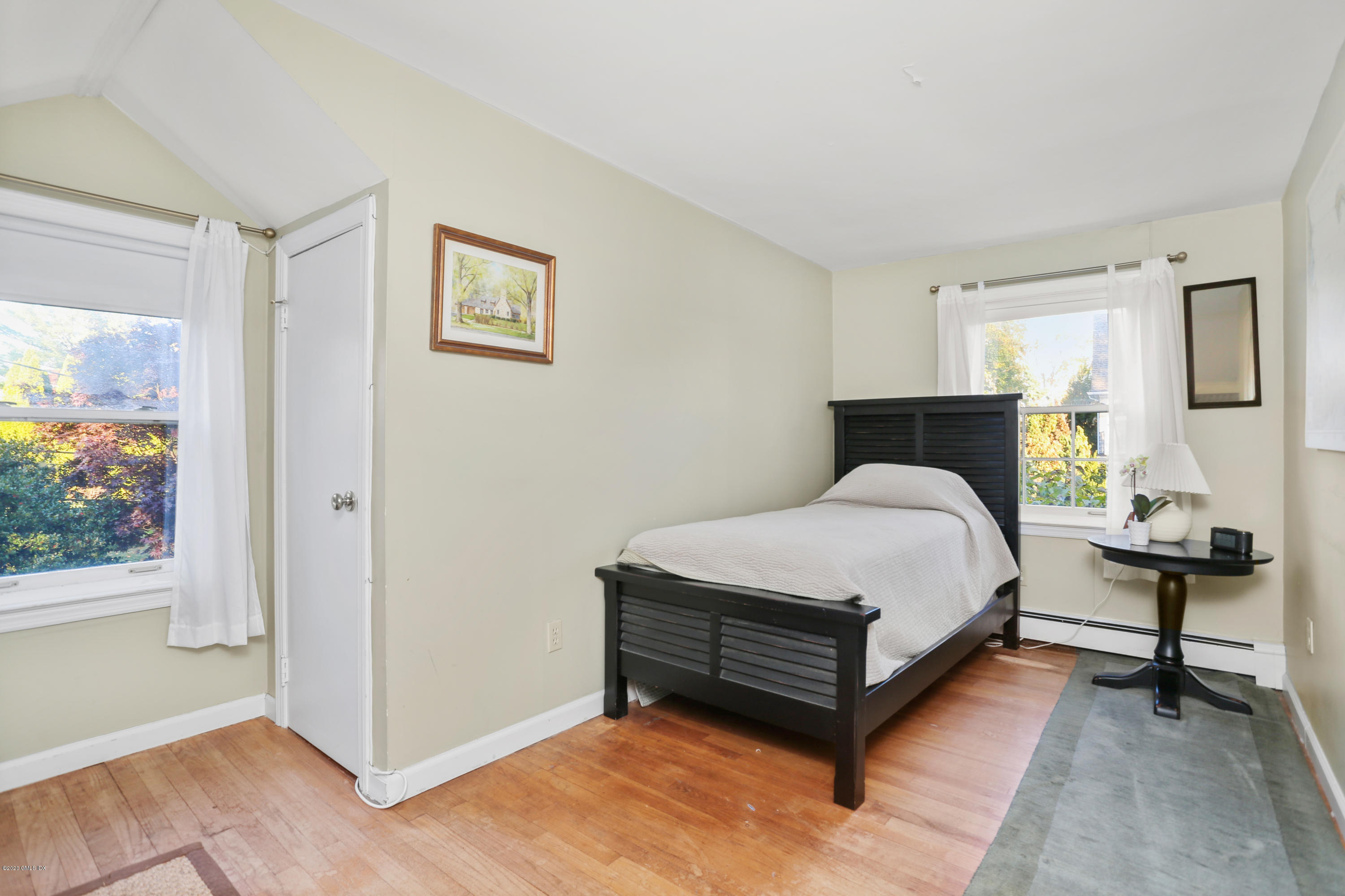 124 Shore Road Old Greenwich, CT 06870 - Photo 16 of 21 124 Shore Rd Old Greenwich CT-print-034-