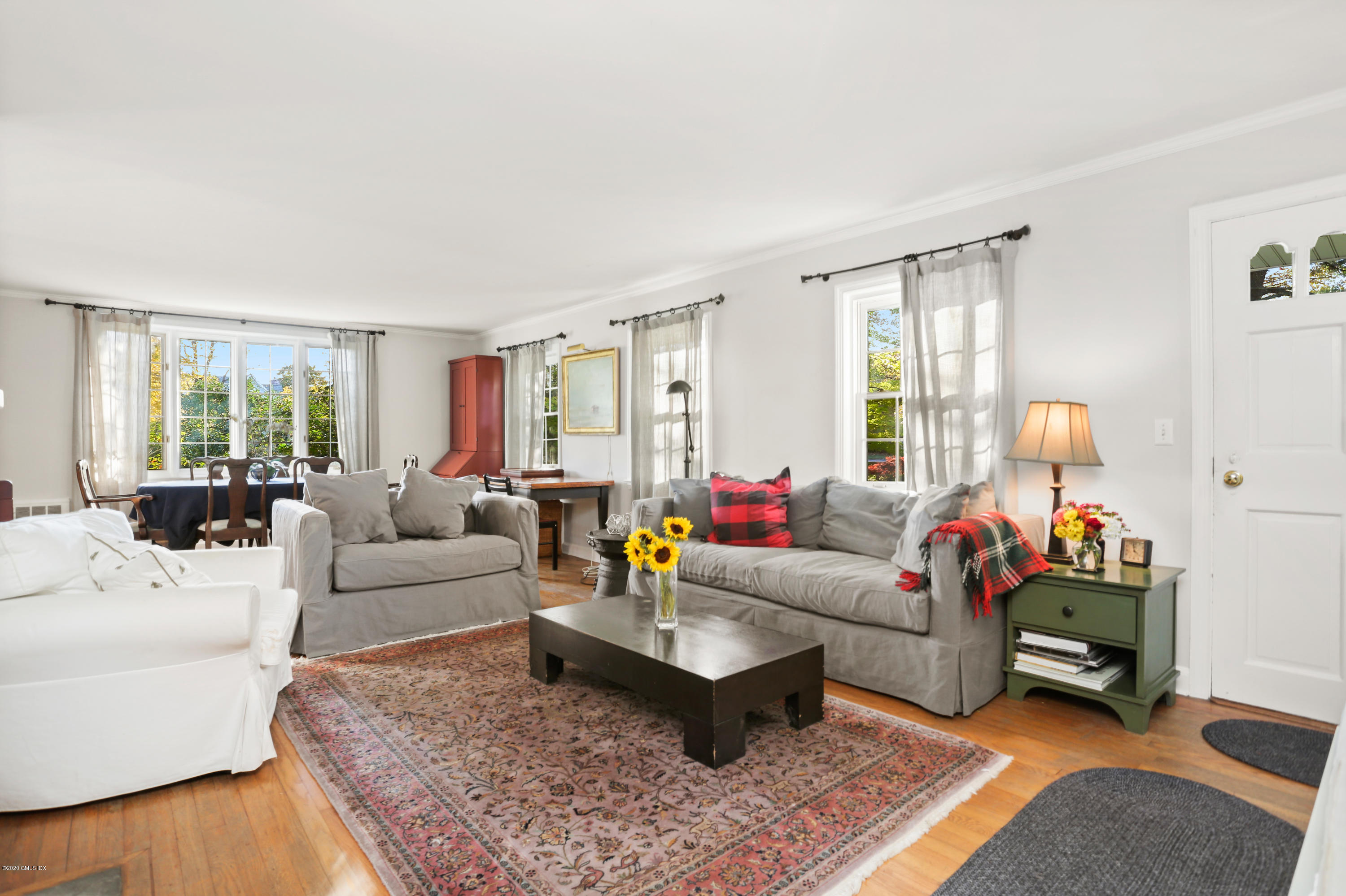 124 Shore Road Old Greenwich, CT 06870 - Photo 5 of 21 124 Shore Rd Old Greenwich CT-print-023-