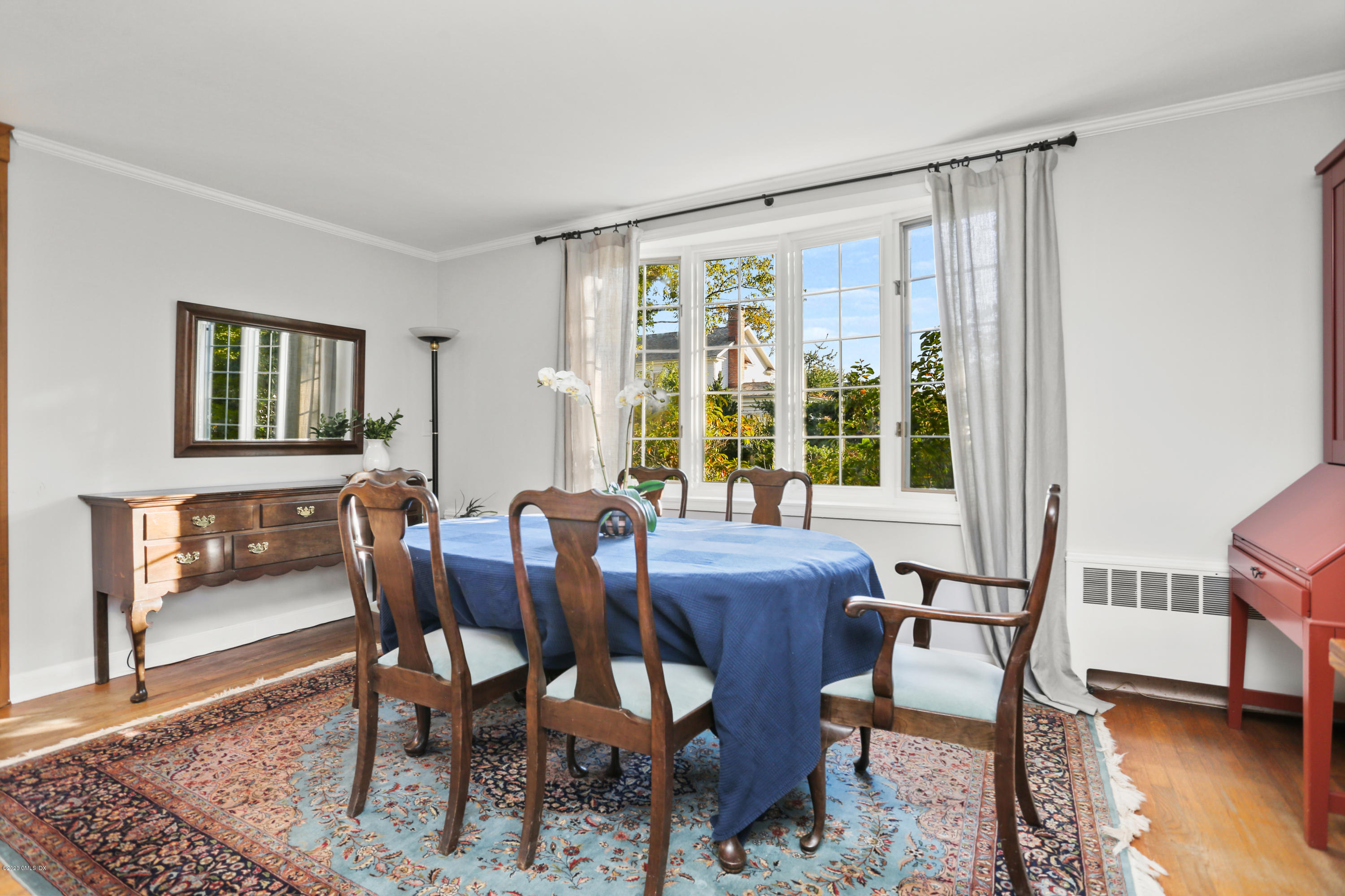 124 Shore Road Old Greenwich, CT 06870 - Photo 6 of 21 124 Shore Rd Old Greenwich CT-print-026-