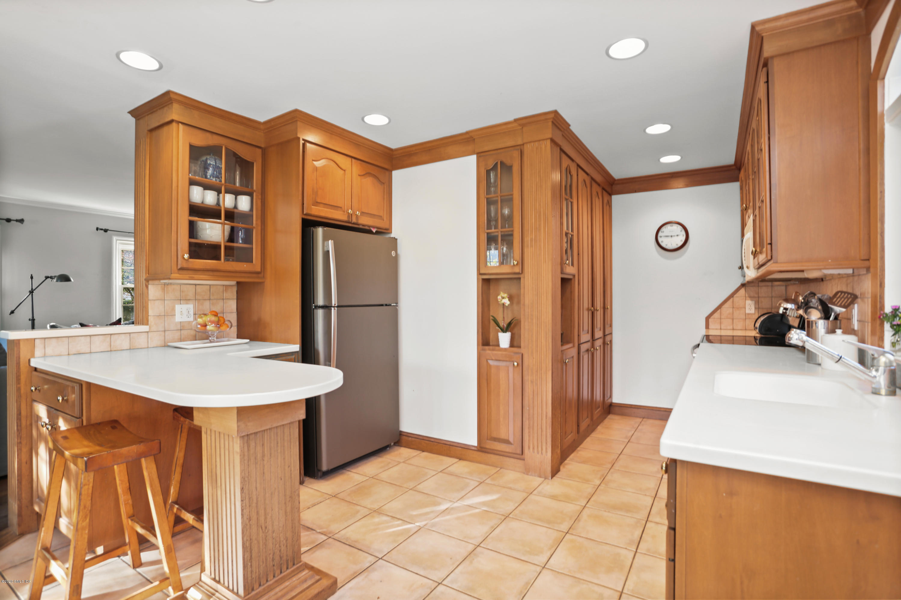 124 Shore Road Old Greenwich, CT 06870 - Photo 8 of 21 124 Shore Rd Old Greenwich CT-print-015-