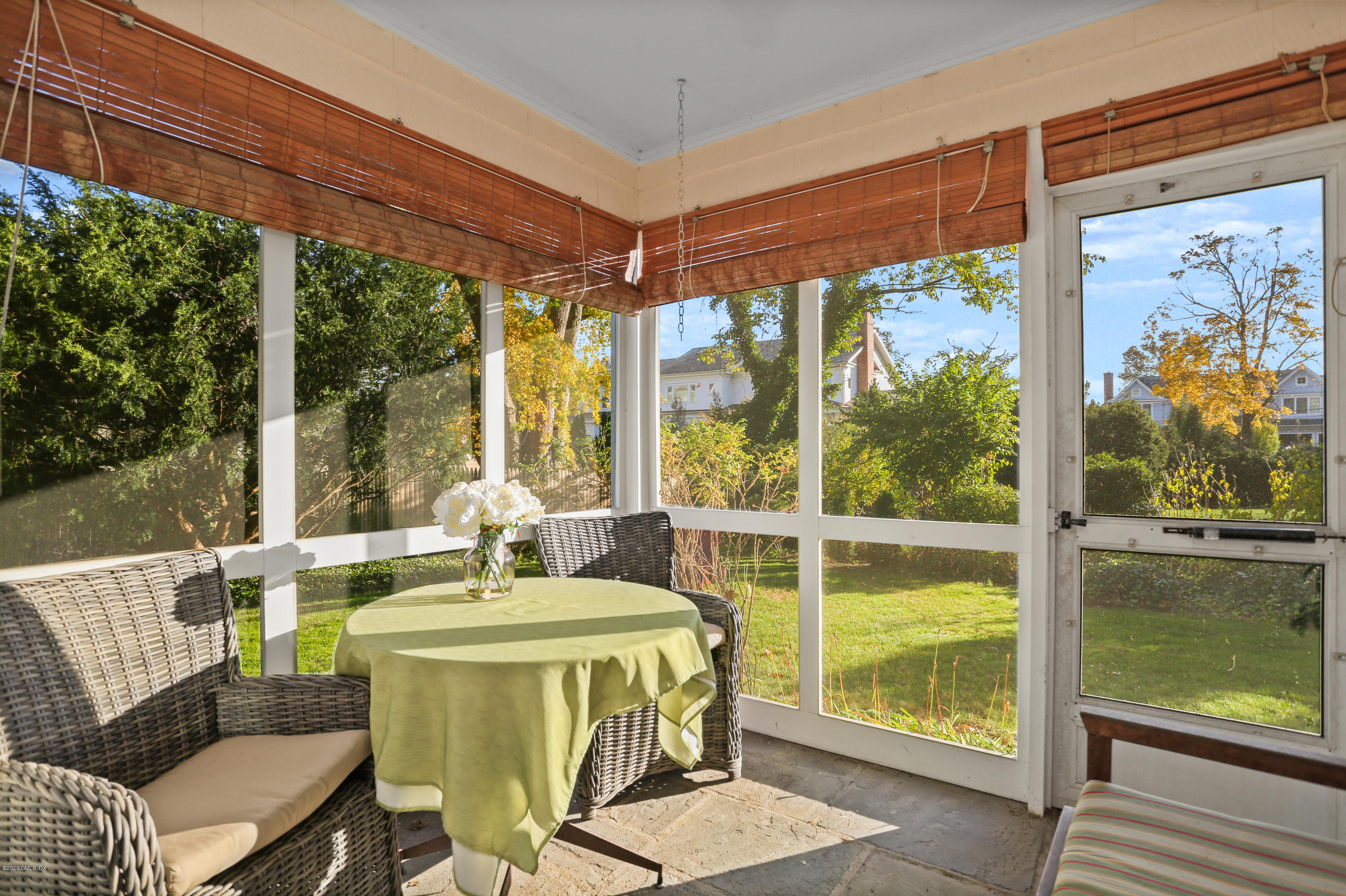 124 Shore Road Old Greenwich, CT 06870 - Photo 10 of 21 124 Shore Rd Old Greenwich CT-print-019-