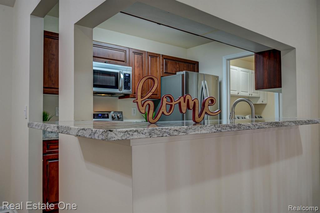 3578 Oakmonte Boulevard, Unit 96 Rochester, MI 48306 - Photo 21 of 47
