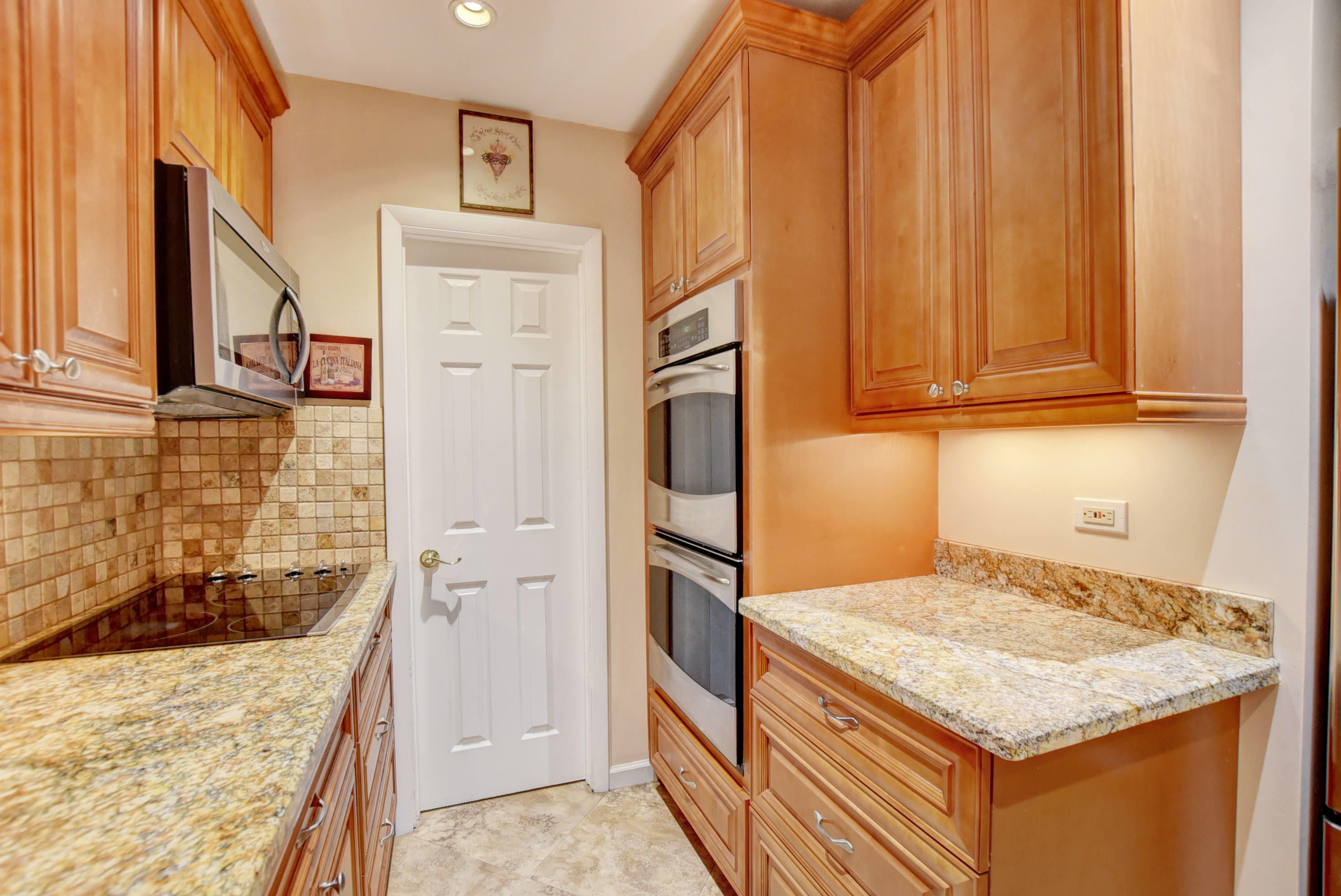 4060 Northwest 5th Avenue Boca Raton, FL 33431 - Photo 11 of 31 Kitchen