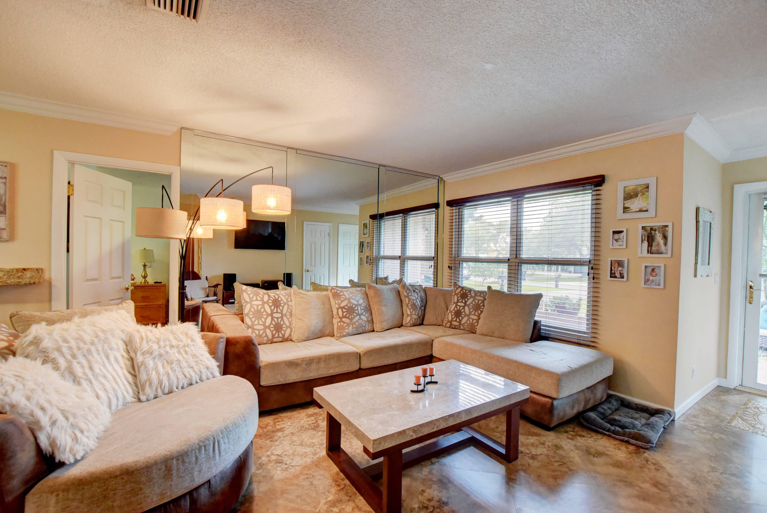 4060 Northwest 5th Avenue Boca Raton, FL 33431 - Photo 4 of 31 Living Room