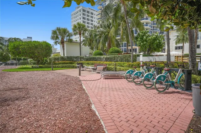 $8,500 | 4779 Collins Avenue, Unit 3104, Miami Beach, FL 33140