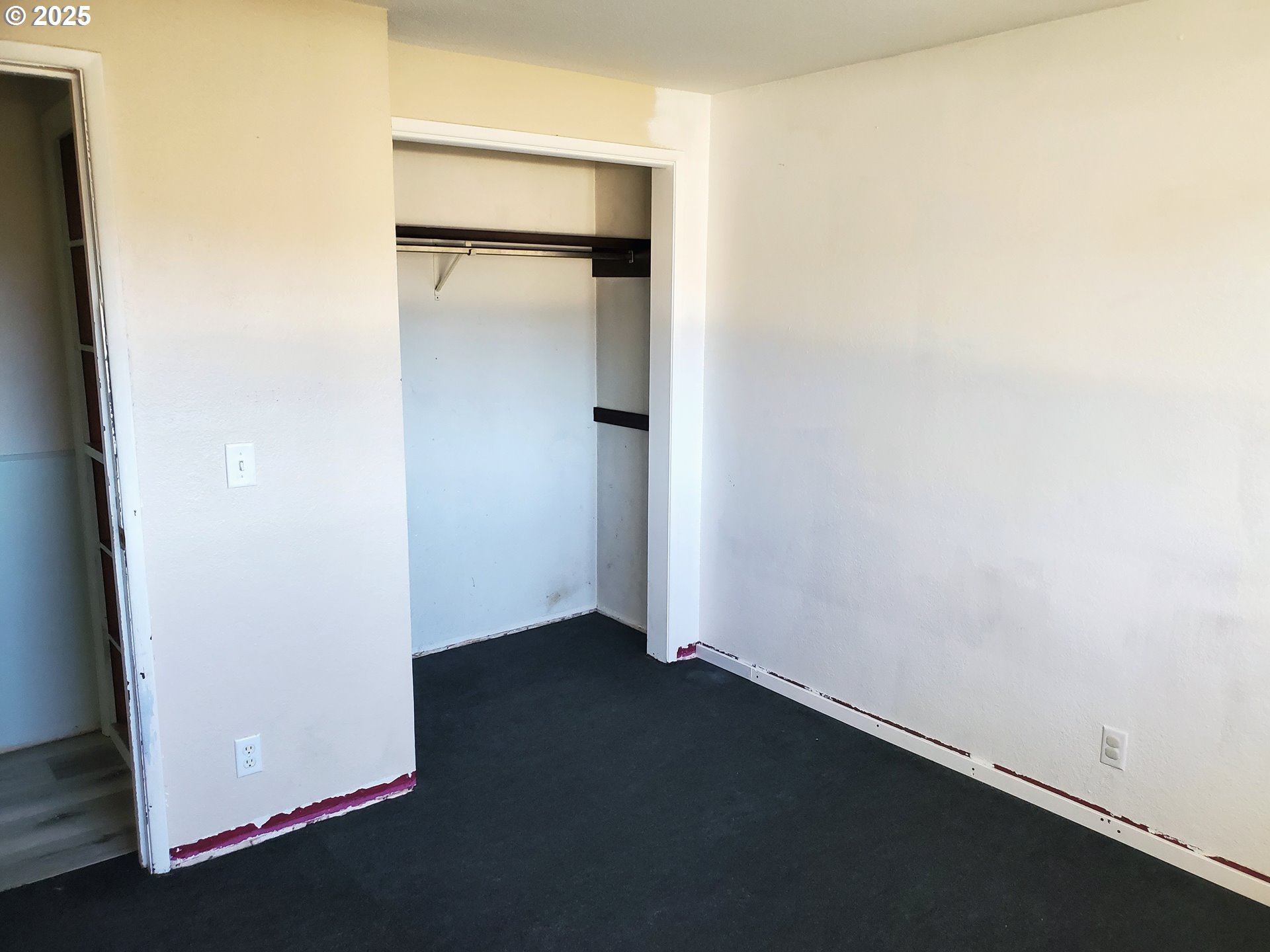 37186 Tree Farm Road Springfield, OR 97478 - Photo 16 of 37 an empty room with a door