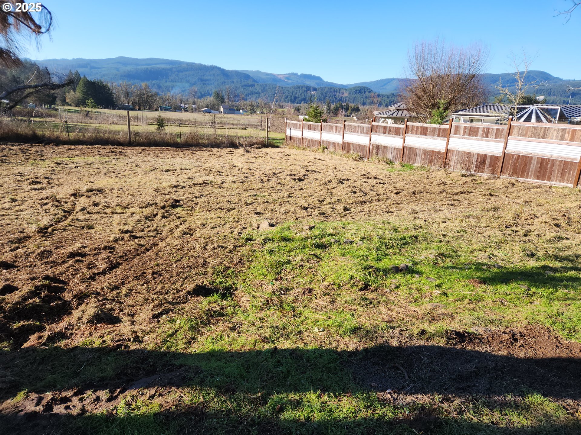 37186 Tree Farm Road Springfield, OR 97478 - Photo 32 of 37 a view of swimming pool with mountain view