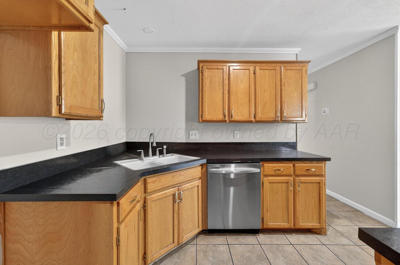 7009 Benwood Square Amarillo, TX 79109 - Photo 6 of 29 Kitchen