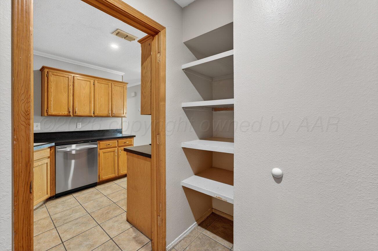 7009 Benwood Square Amarillo, TX 79109 - Photo 9 of 29 Pantry