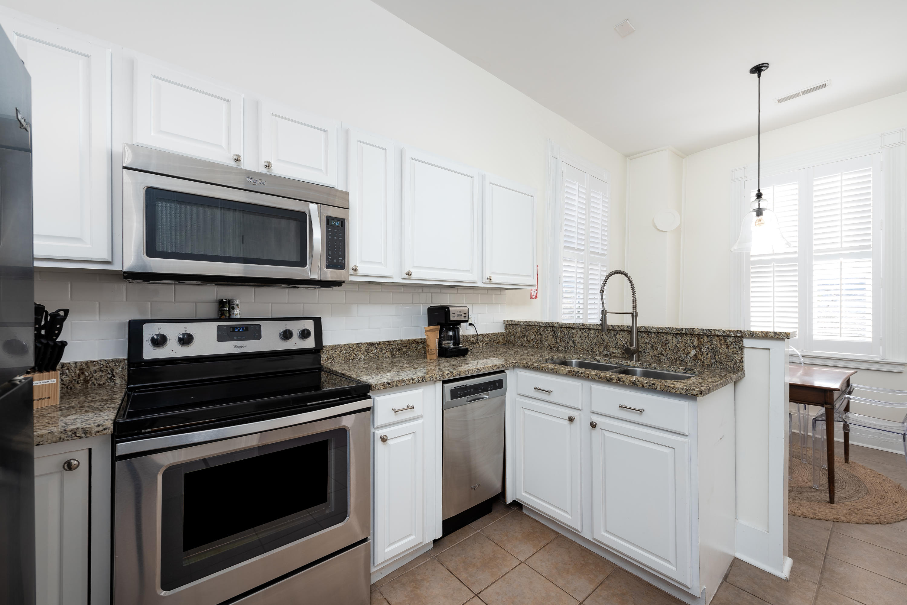 169 Spring Street, Unit C Charleston, SC 29403 - Photo 7 of 12 169 Spring Street Unit AC-print-022-027-