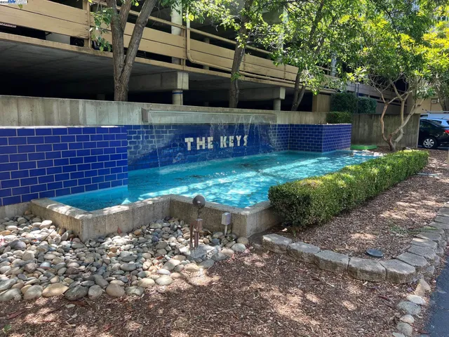 $2,650 | 350 North Civic Drive, Unit 402, Walnut Creek, CA 94596