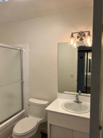 $2,650 | 350 North Civic Drive, Unit 402, Walnut Creek, CA 94596