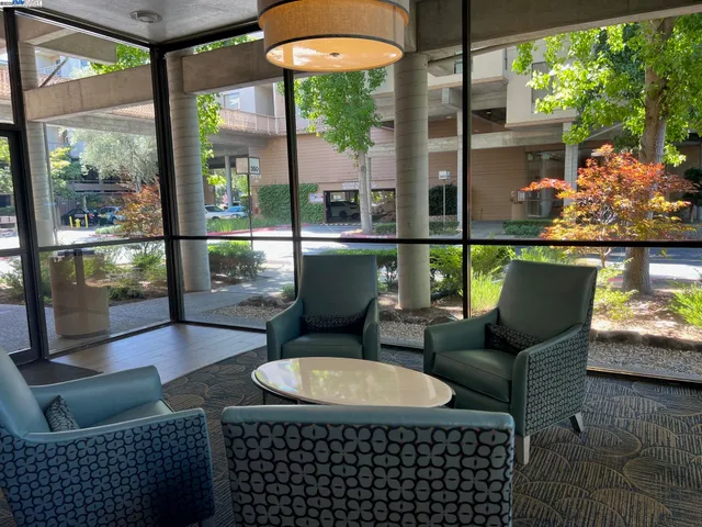 $2,650 | 350 North Civic Drive, Unit 402, Walnut Creek, CA 94596