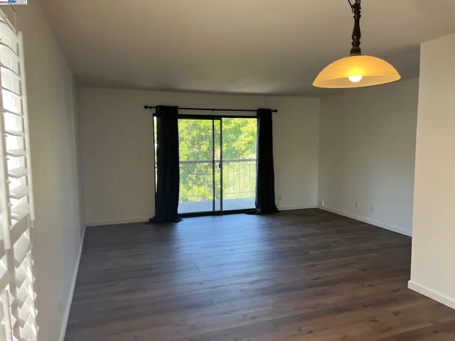 $2,650 | 350 North Civic Drive, Unit 402, Walnut Creek, CA 94596