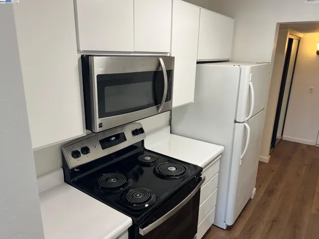 $2,650 | 350 North Civic Drive, Unit 402, Walnut Creek, CA 94596