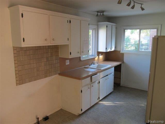 3003 Grange Road Trenton, MI 48183 - Photo 11 of 21 IMG_1526 kitchen