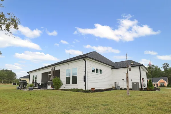 $538,888 | 138 Twisted Oak Trail, Elloree, SC 29047