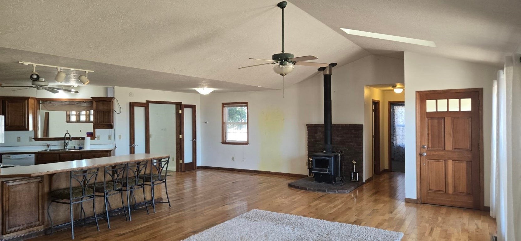 5811 Ager Road Montague, CA 96064 - Photo 7 of 41 Gallery Image 7