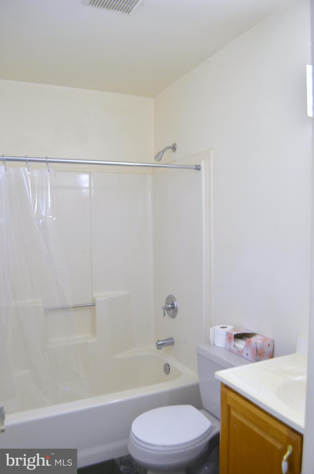 764 Summit Point Road Summit Point, WV 25446 - Photo 14 of 23 Bath (Master)