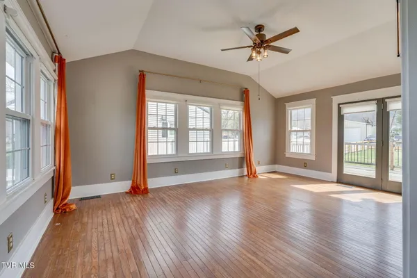$389,000 | 518 Ohio Avenue, Erwin, TN 37650
