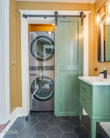 $389,000 | 518 Ohio Avenue, Erwin, TN 37650