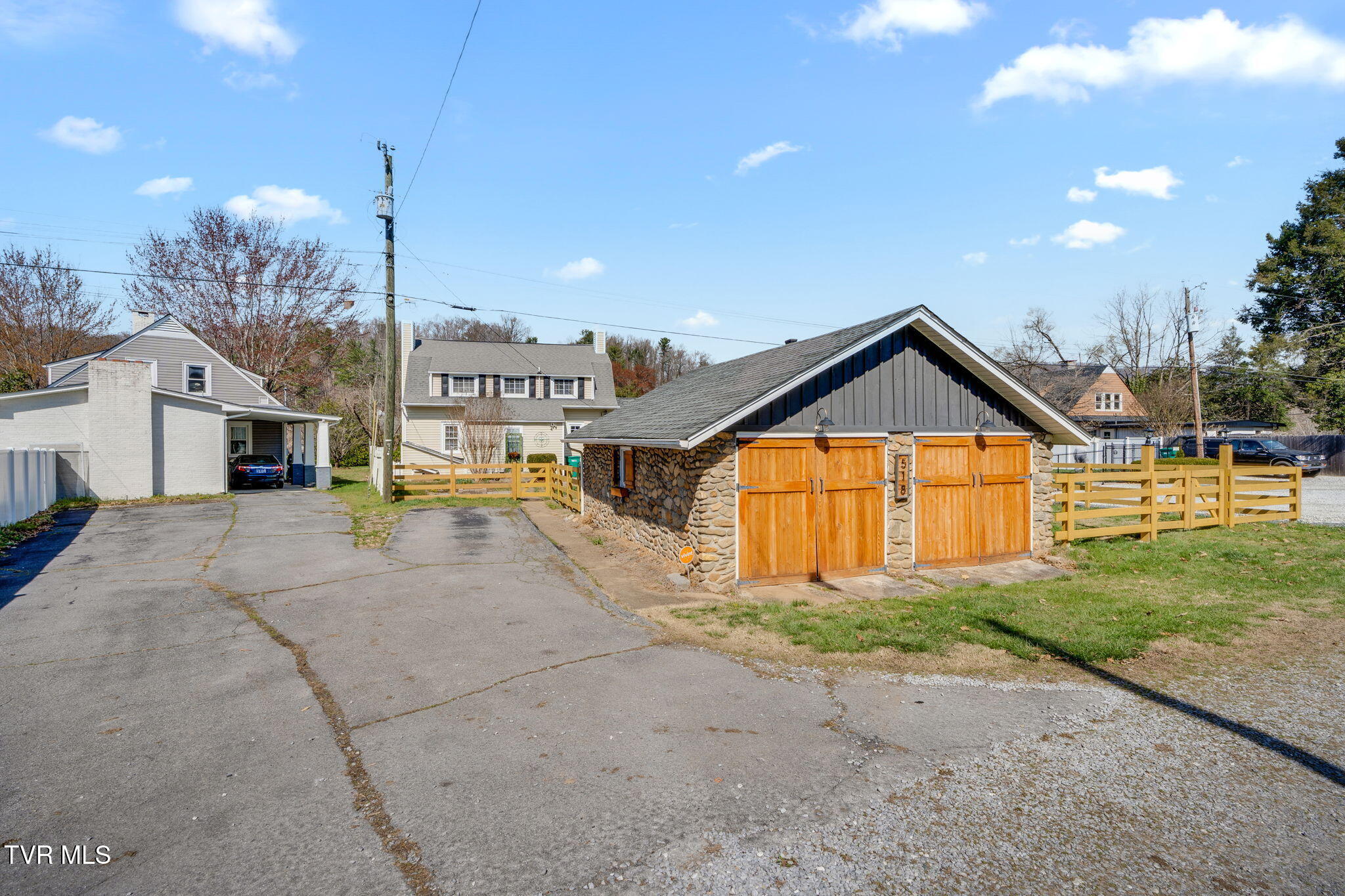 518 Ohio Avenue Erwin, TN 37650 - Photo 43 of 52 042