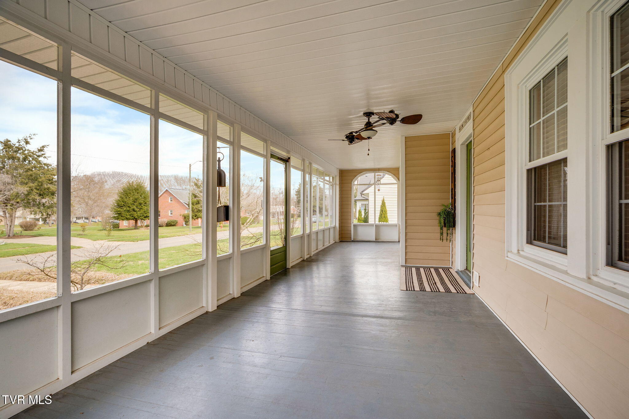 518 Ohio Avenue Erwin, TN 37650 - Photo 5 of 52 004