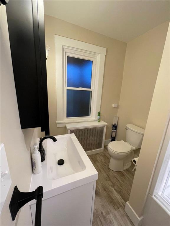 863 5th Avenue, Unit 2 Coraopolis, PA 15108 - Photo 9 of 17 a bathroom with a sink and a mirror