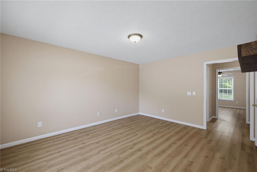 2554 Ambassador Court High Point, NC 27265 - Photo 3 of 27