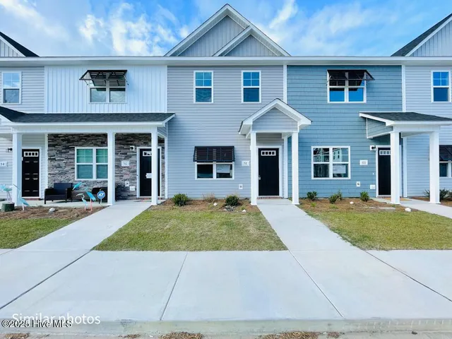 $249,900 | 733 Cross Brg Way, Sneads Ferry, NC 28460