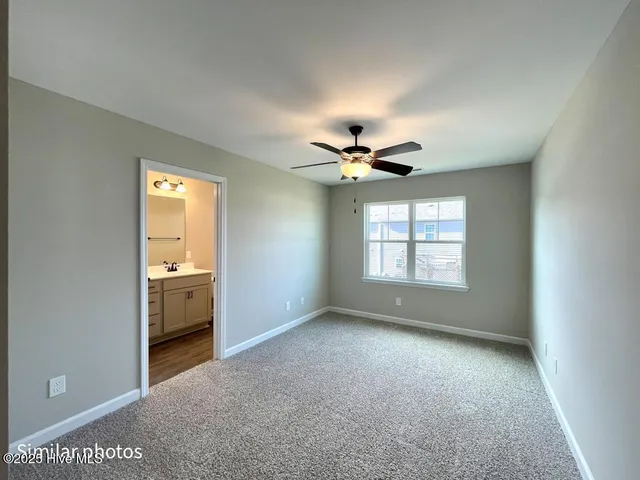 $249,900 | 733 Cross Brg Way, Sneads Ferry, NC 28460