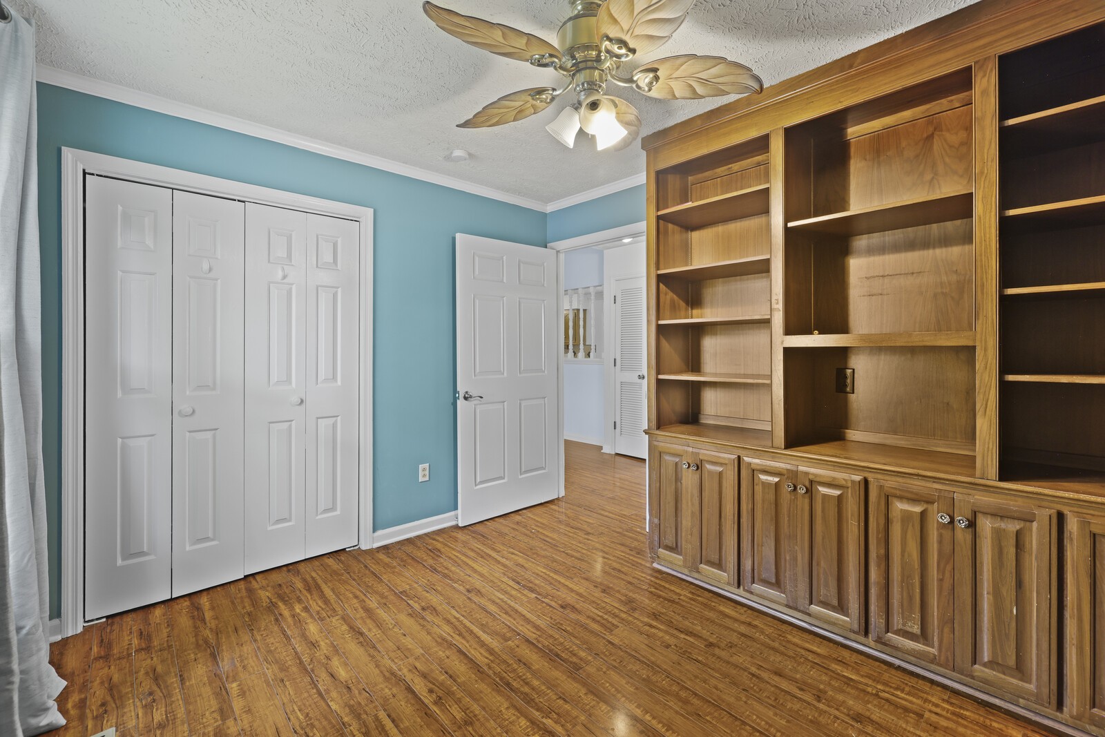 400 Hickory Timber Court Antioch, TN 37013 - Photo 29 of 38 a view of an empty room with a window