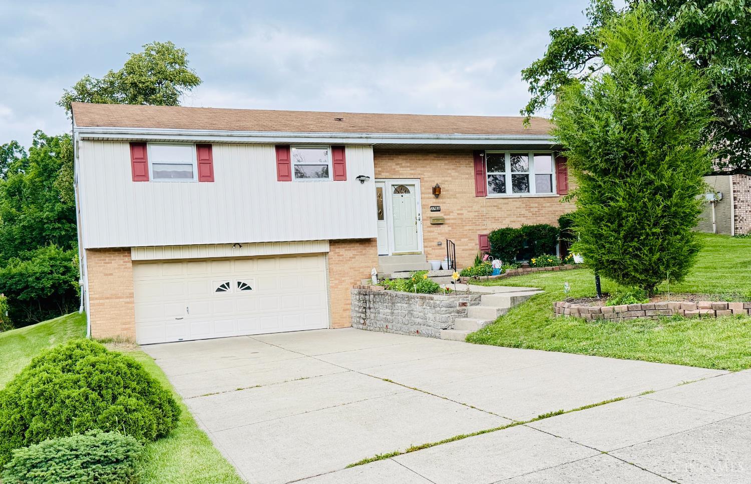 3762 Ridgedale Drive Cincinnati, OH 45247 - Photo 2 of 31