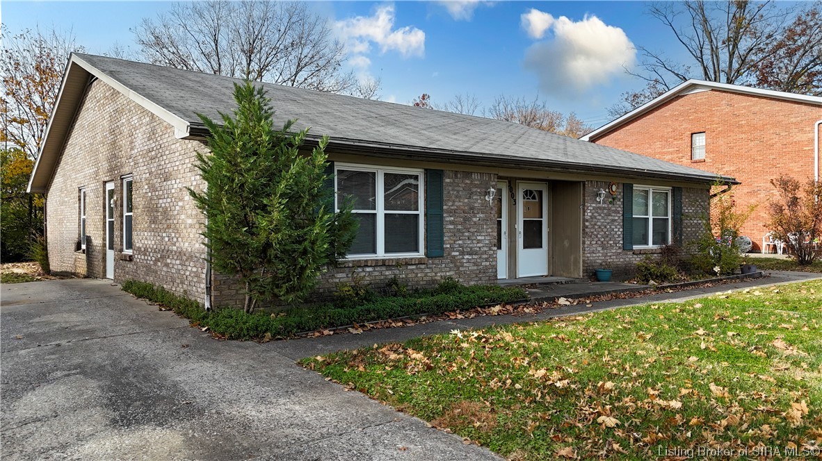3003 Jason Drive New Albany, IN 47150 - Photo 2 of 26