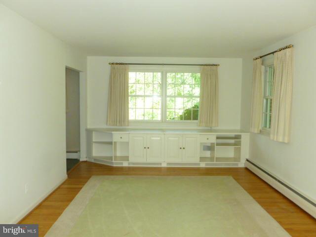 13609 Brookline Road Baldwin, MD 21013 - Photo 3 of 17 Living Room