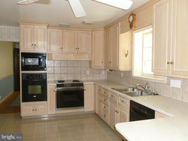 13609 Brookline Road Baldwin, MD 21013 - Photo 5 of 17 Kitchen
