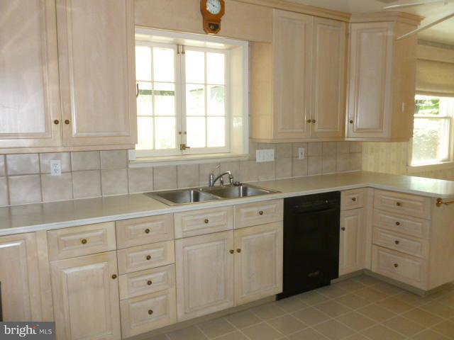 13609 Brookline Road Baldwin, MD 21013 - Photo 6 of 17 Kitchen