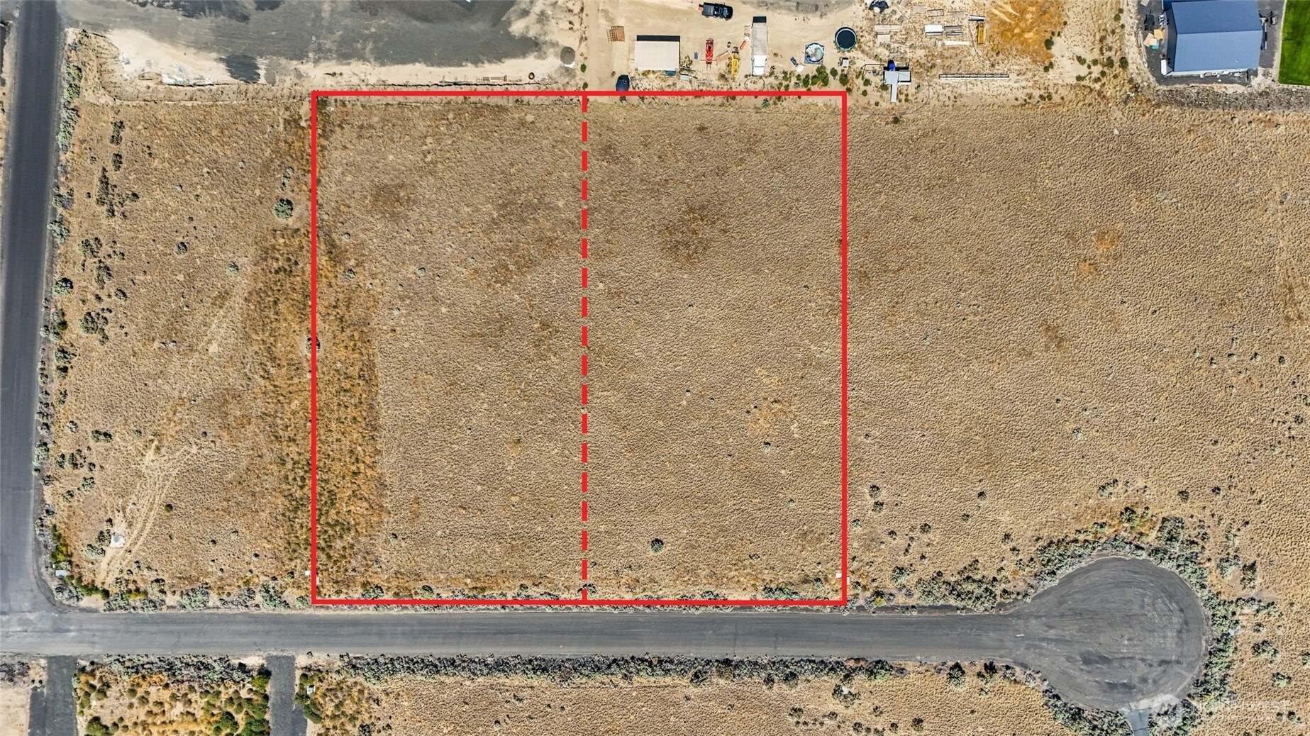 6888-6920 A Road Southeast Othello, WA 99344 - Photo 7 of 13 a bathroom with a bathtub and shower