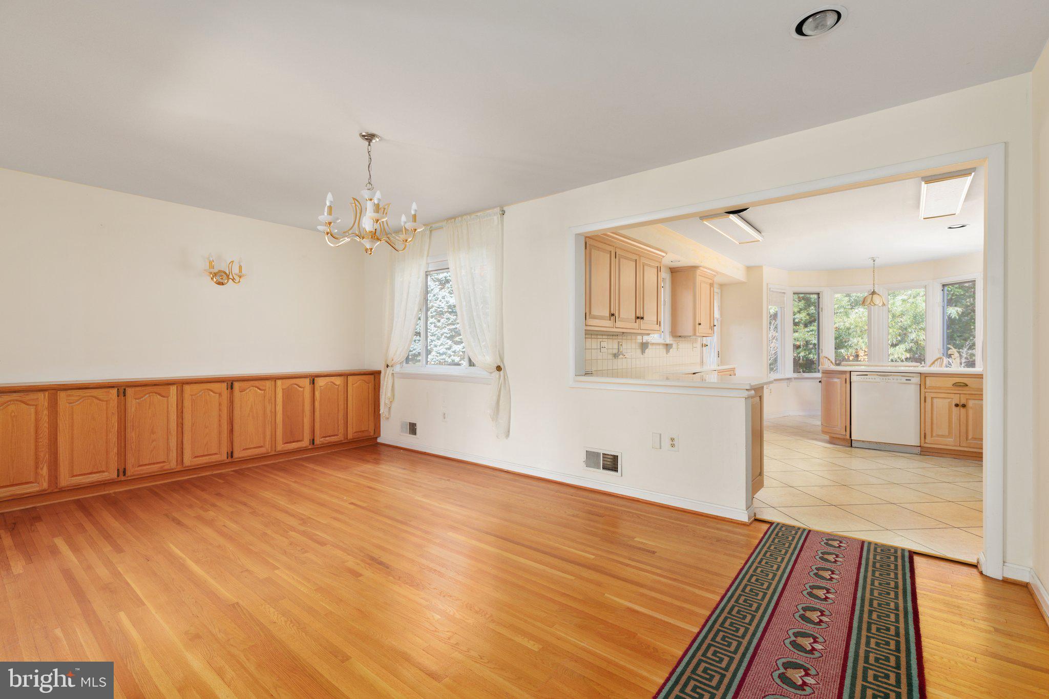 226 Rolling Road Gaithersburg, MD 20877 - Photo 7 of 43 Gallery Image 7