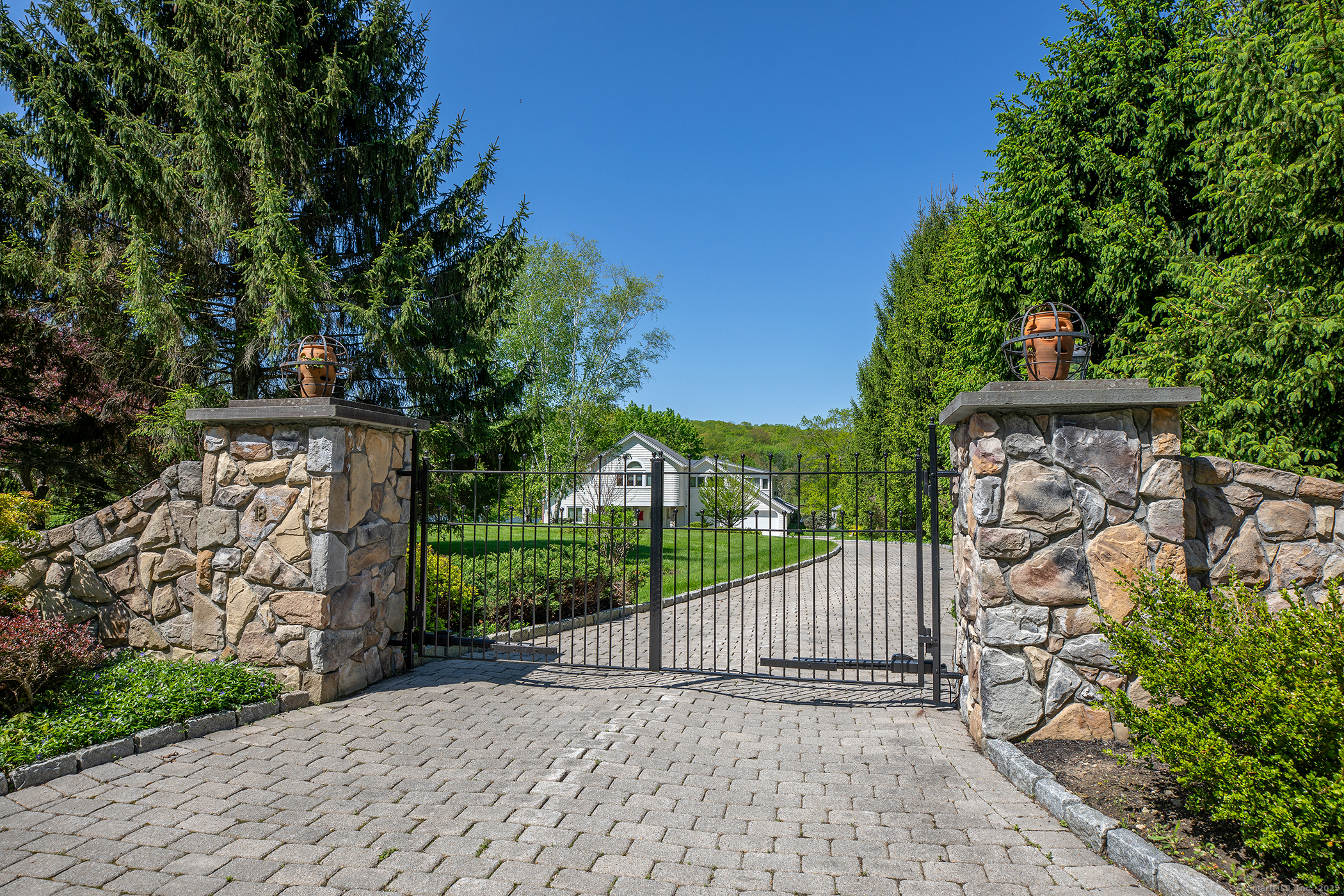 18 Arrow Point Road Warren, CT 06777 - Photo 27 of 30 a view of a pathway of a garden with wooden fence