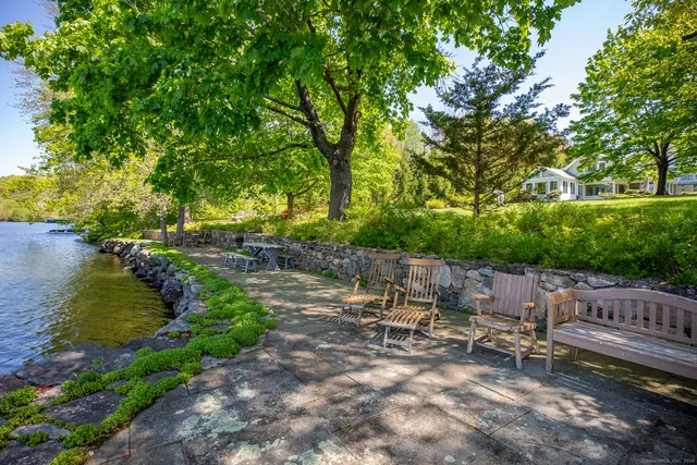 a view of an ocean view