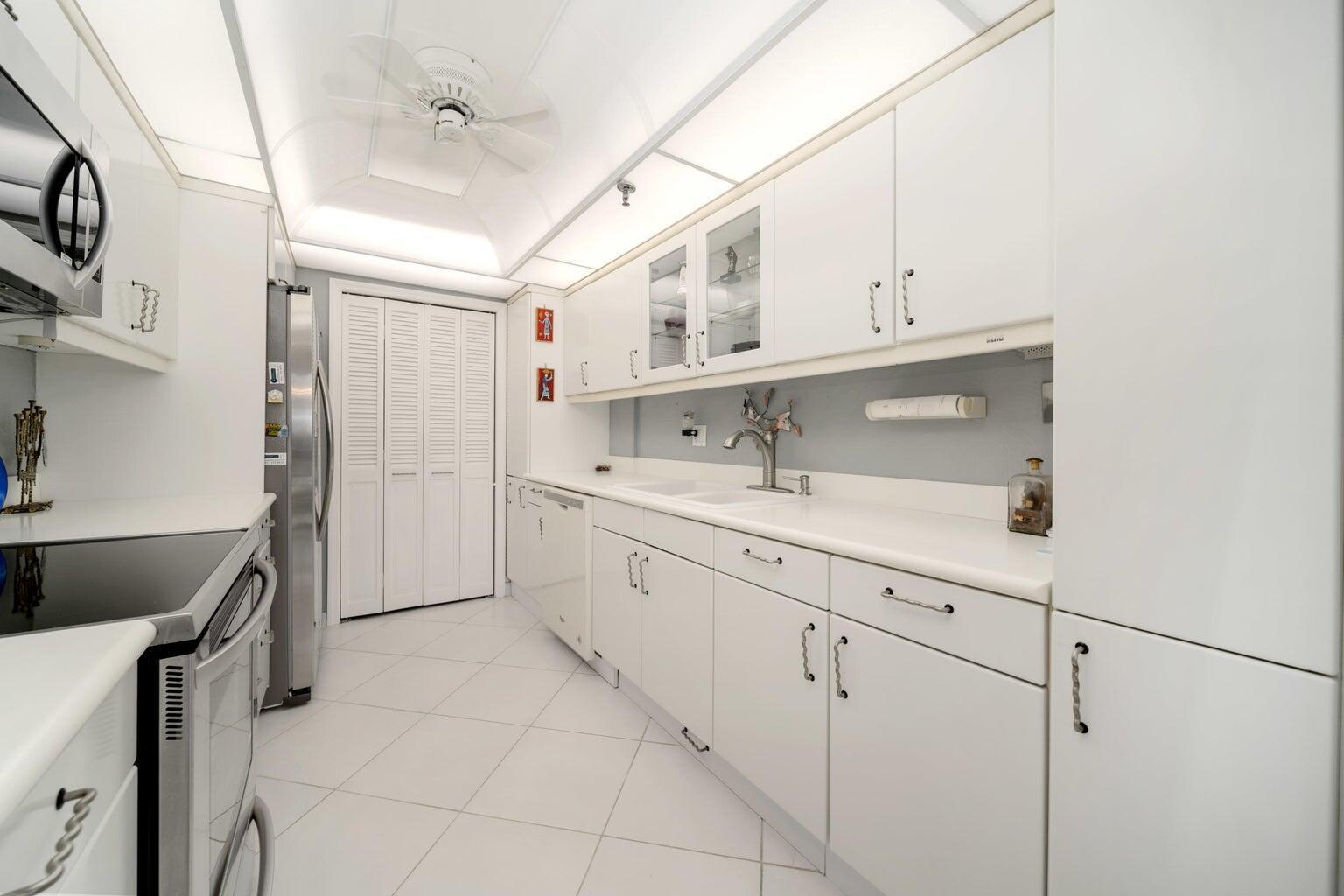 859 Jeffery Street, Unit 607 Boca Raton, FL 33487 - Photo 25 of 44 20240202185145290566000000-o