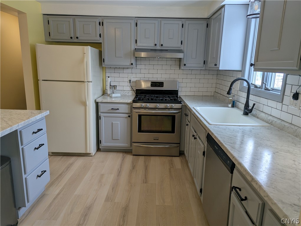 8046 Bamm Hollow Road Clay, NY 13041 - Photo 2 of 18