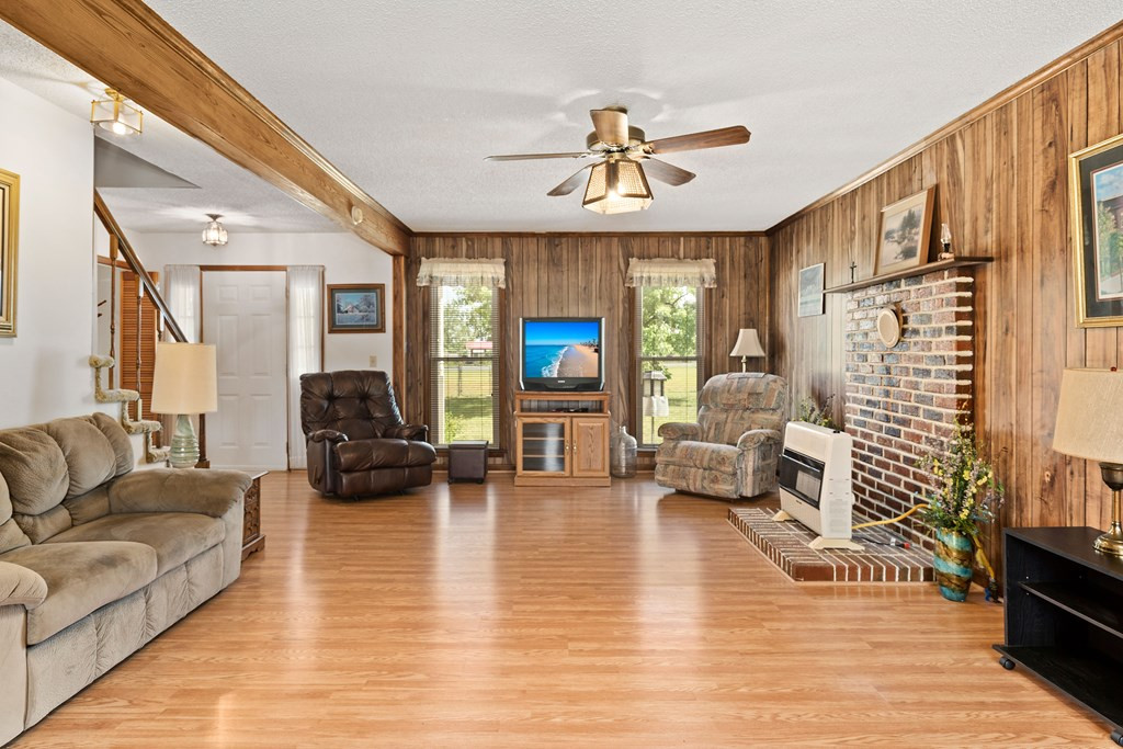 444 Firetower Road Neeses, SC 29107 - Photo 3 of 21 Great Room