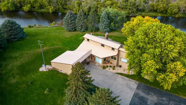 $750,000 | 6294 Highway 27, Wheaton, MN 56296